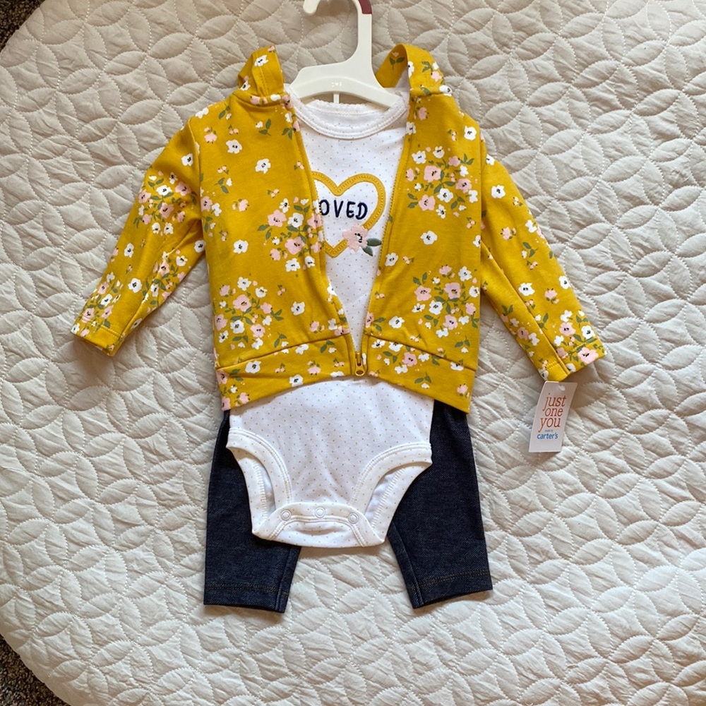 Carters baby girl 3 piece set